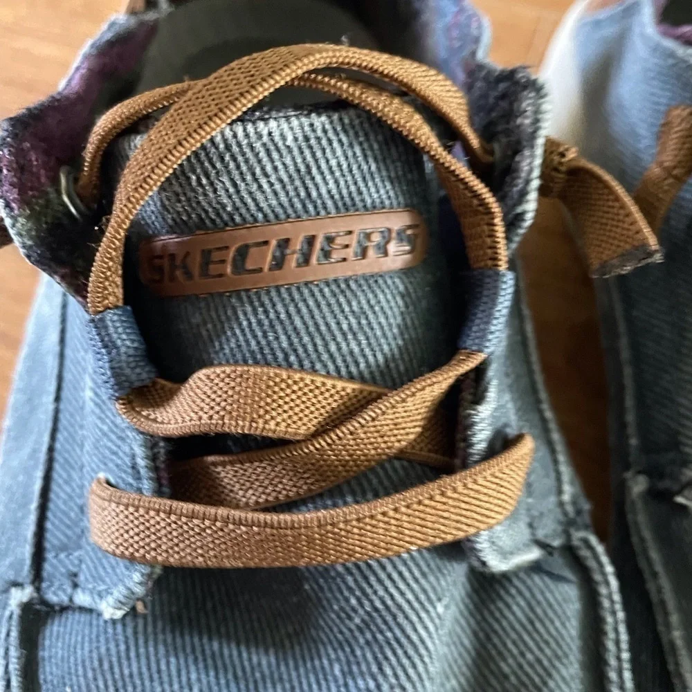 Skechers Relaxed fit Air Cooled shoes in size 8